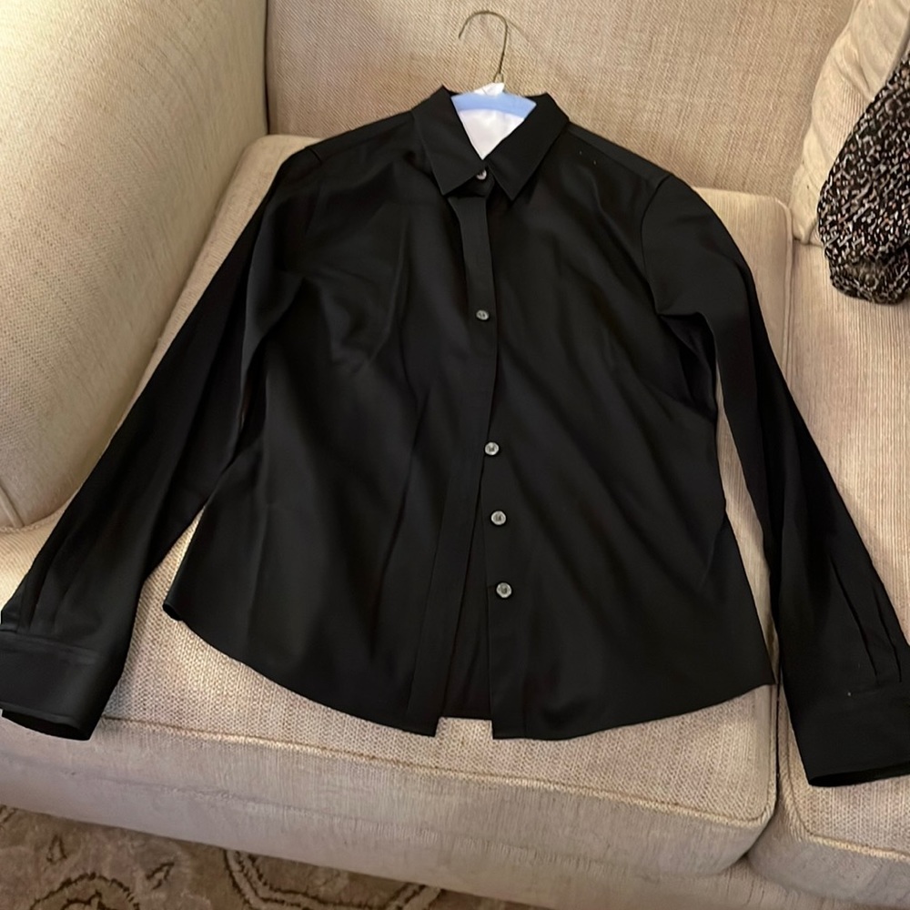 Banana Republic long sleeve button up shirt. Size 6P